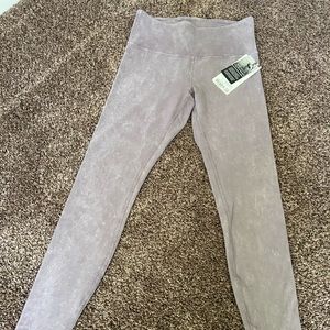 Lulu lemon morning light 28” size 8